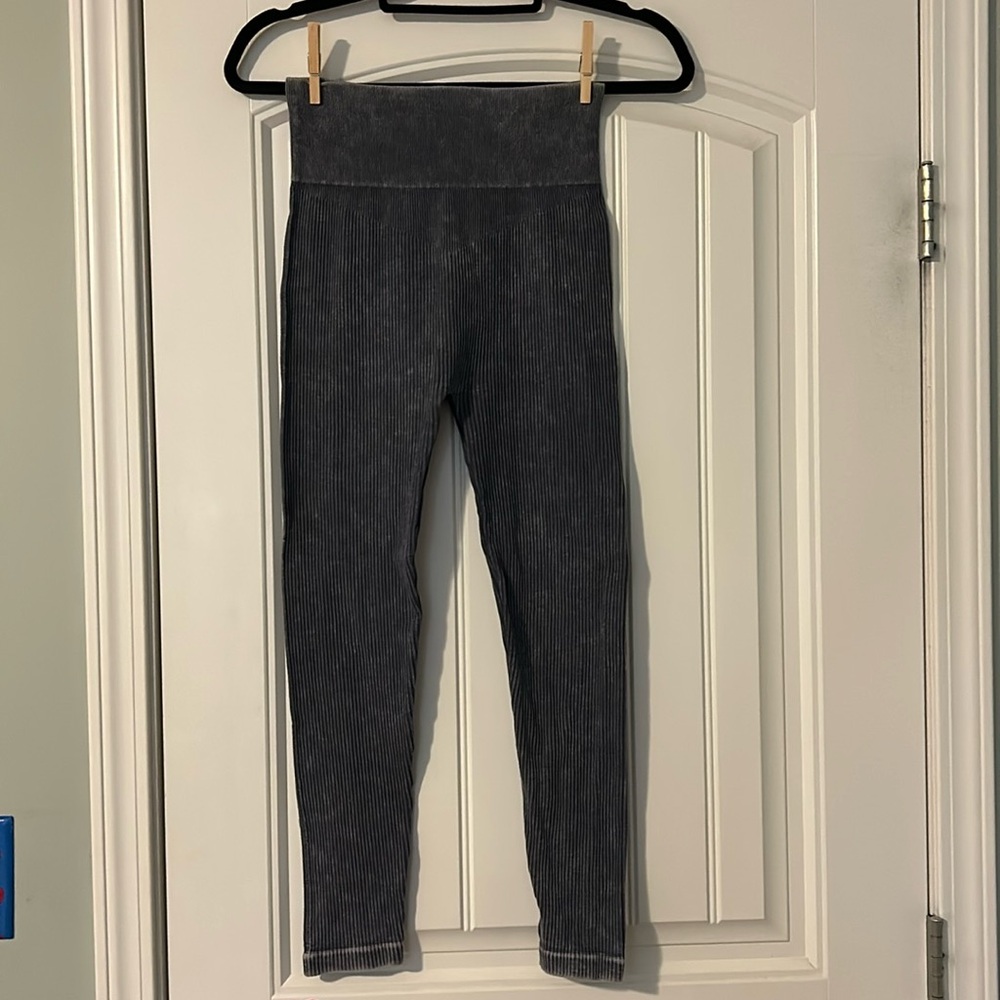 Aura Leggings- Gray, ribbed, high-wasted. Size M/L
